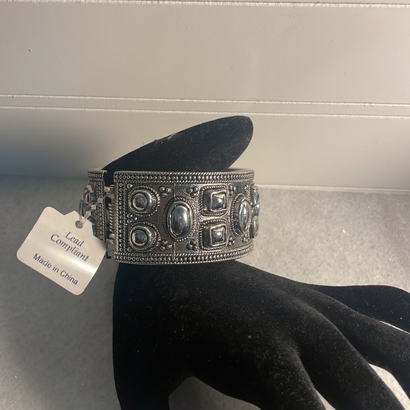 True bracelet silver tone cuff Celtic Wonder Woman fashion jewelry - Picture 3 of 6